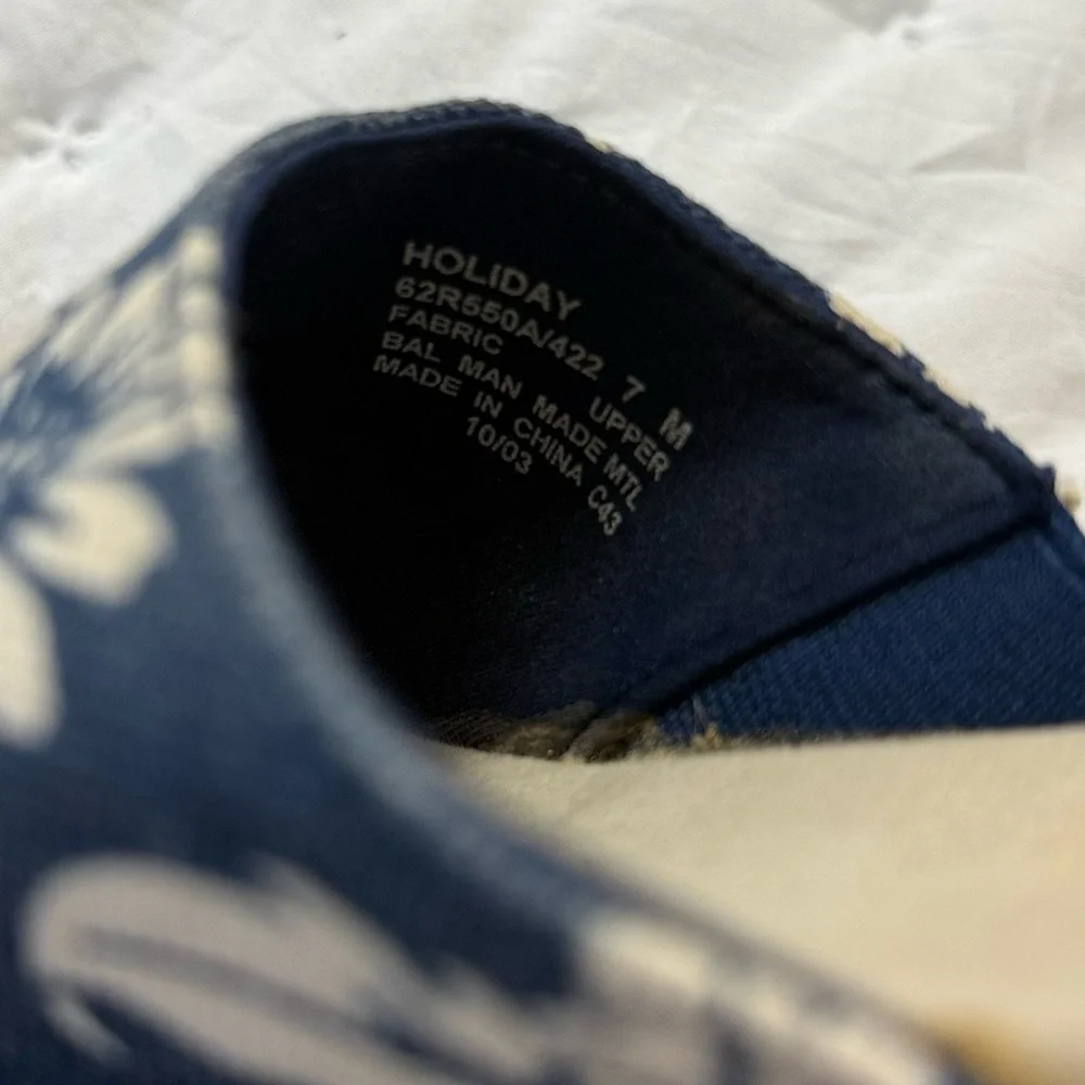 BASS Women’s Holiday Hawaiian Floral Blue Espadrille Slides Size 7M Vintage Y2K